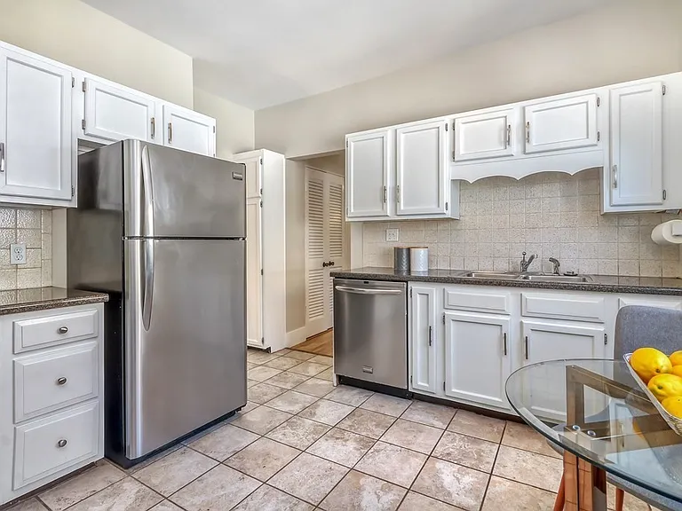 27 Emery St #2 — Photo 7
