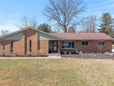 19384 Howe Rd, Strongsville, OH, 44136