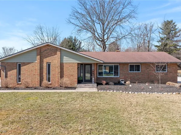 19384 Howe Rd, Strongsville, OH 44136