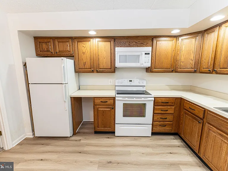 227 Canal Park Dr #206 — Photo 27