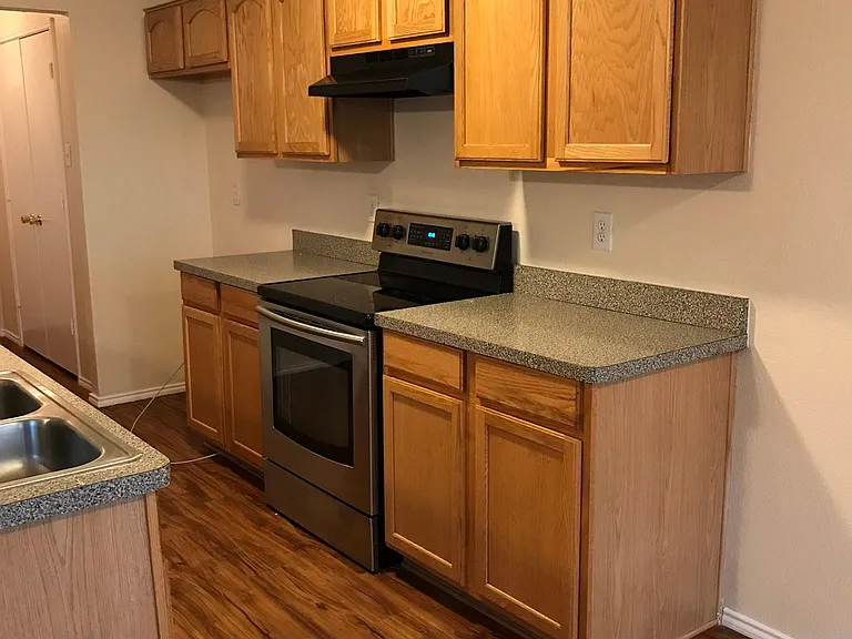 1512 Pine Ln — Photo 9