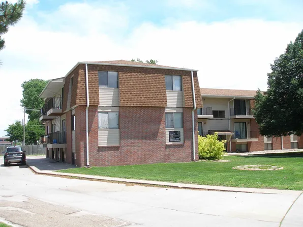 71-78 Villa Dr, Kearney, NE 68845