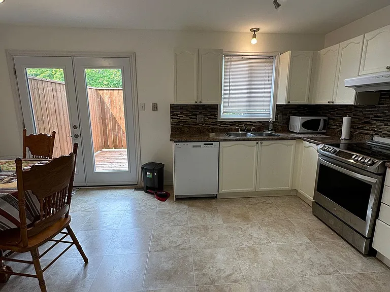 70 Chapman Ct #19 — Photo 3