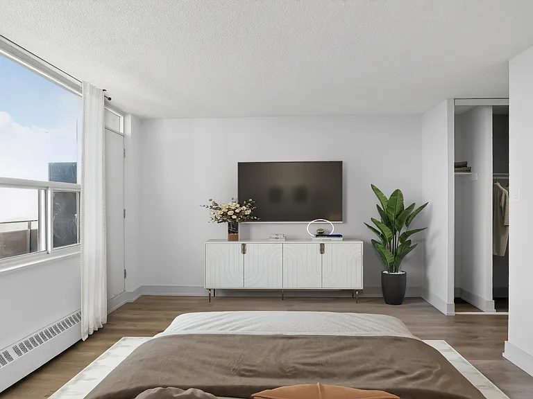 77 Davisville Ave — Photo 17