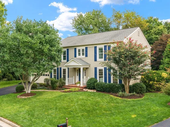13207 Wrenn House Ln, Herndon, VA 20171