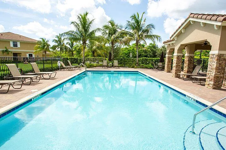 10426 Wellington Parc Dr — Photo 20