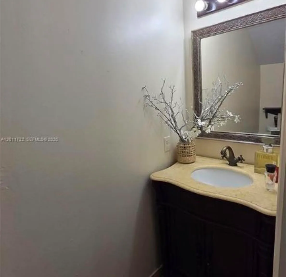 2 bed, 2.5 bath, 1250 sqft, $2,600 — Photo 2