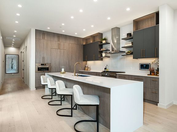 3rd image of 207 Morningside Dr