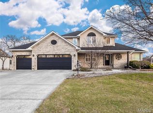 124 Taylor Lake Dr, Troy, IL