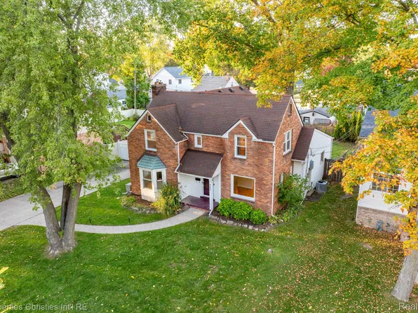 321 Fisher Ct, Clawson, MI 48017