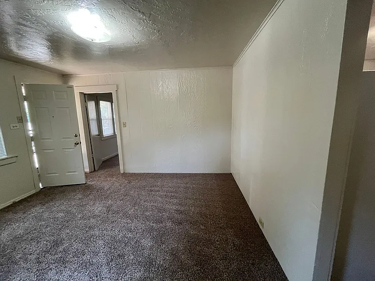 1034 State St — Photo 15