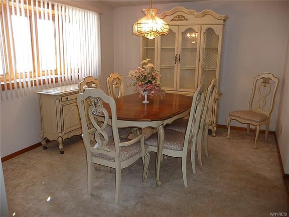 5th image of 114 Jane Dr