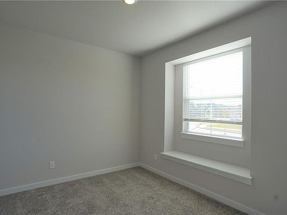 5th image of 112 Hackberry Branch Dr