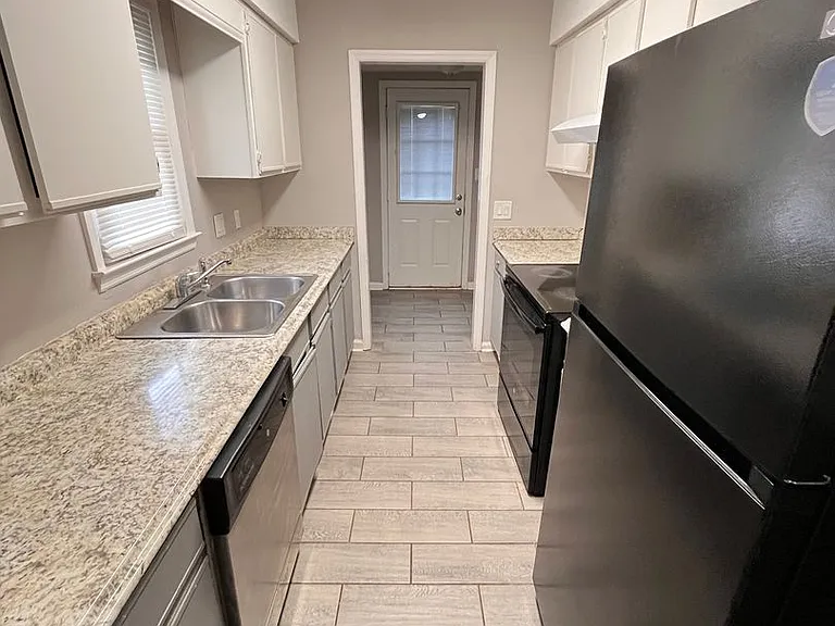 130 Crescent Cir — Photo 5