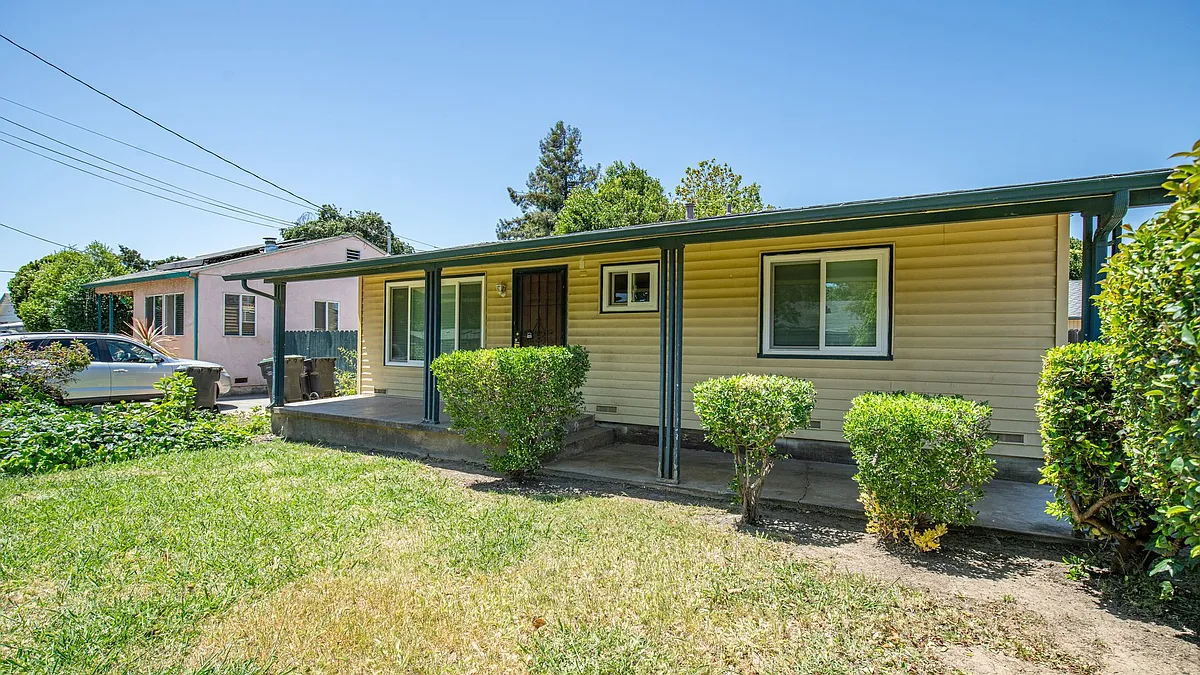 Building Photo - 423 Hamilton Dr #A