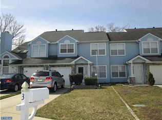 3 Pondview Ct, Sicklerville, NJ 08081