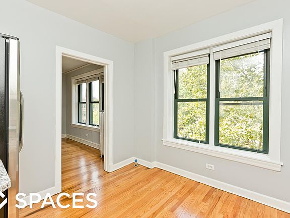 3rd image of 1156 W Lill Ave