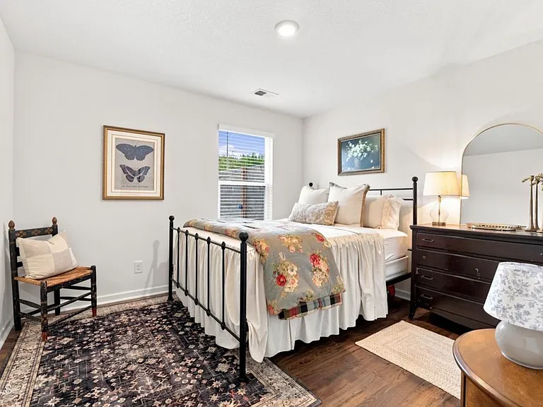 1041 Persimmon Ln — Photo 12