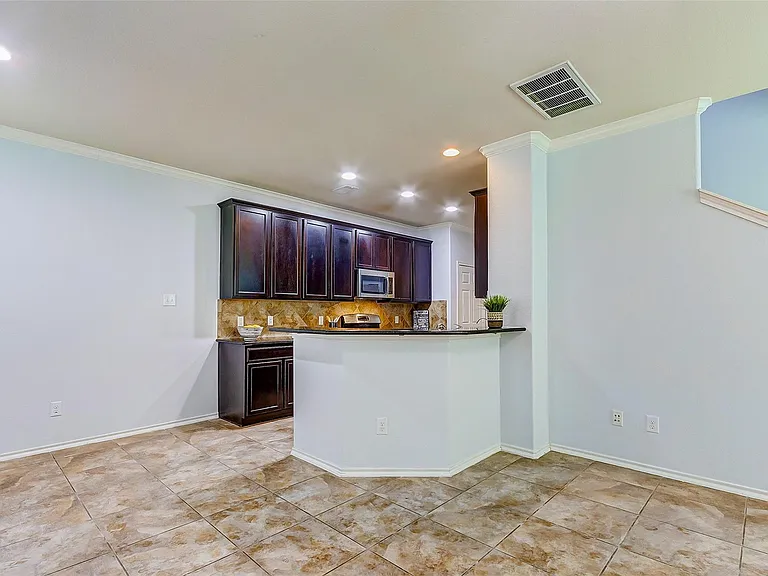 6451 Calgary Woods Ln — Photo 15