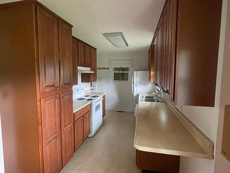 14606 Bristow Rd — Photo 3