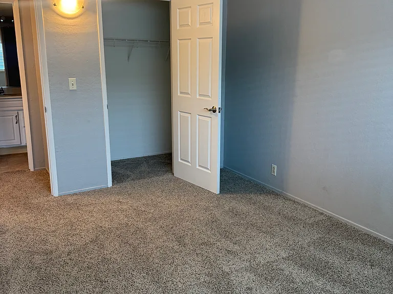 Foothill Manor — Photo 30
