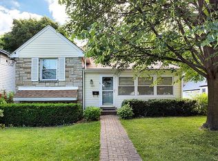 1211 Hutchings Ave, Glenview, IL 60025