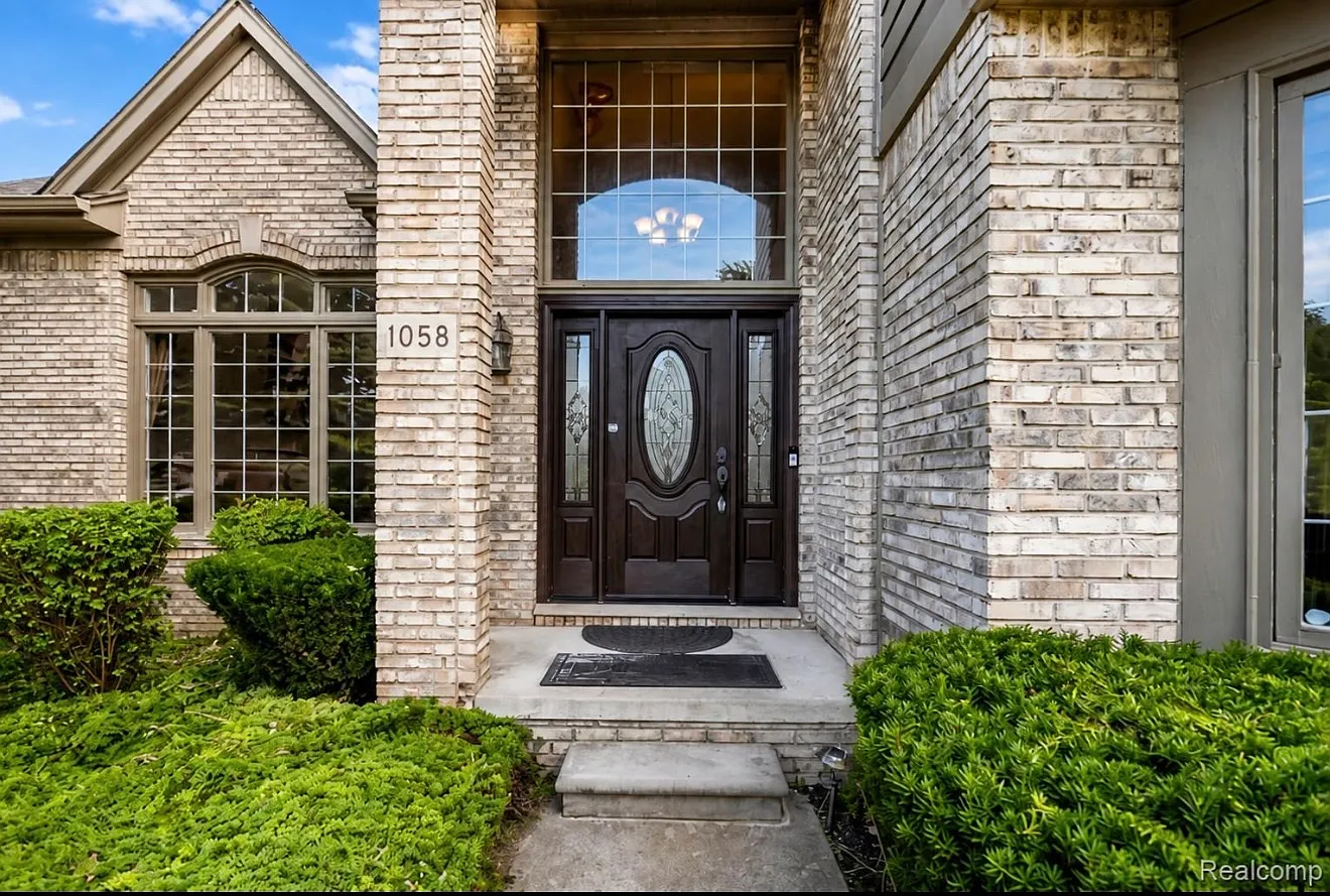 4 bed, 2882 sqft, $3,495 — Photo 3
