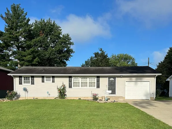 734 Capps Ave, Nokomis, IL 62075