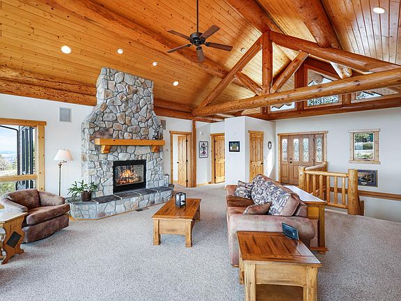 5th image of 3002 S Park Ln