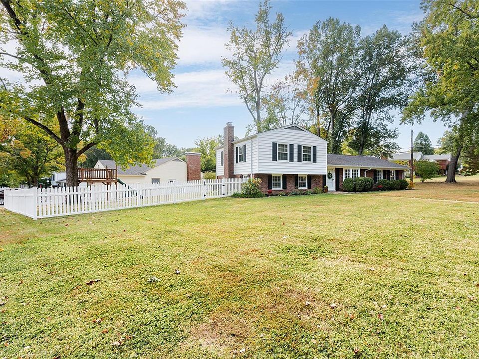 952 Bridgeport Dr, Ballwin, MO 63011 Zillow