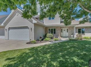 3024 E Greenleaf Dr, Appleton, WI 54915
