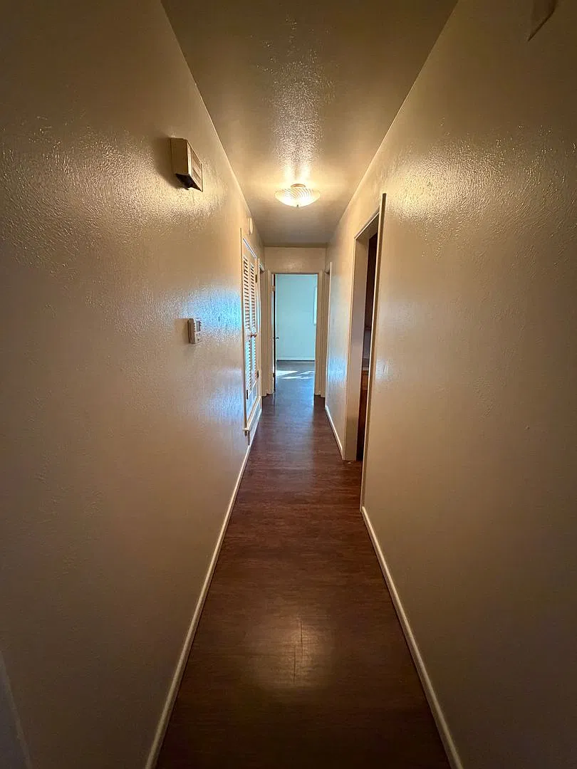 MC 2408 33rd Street — Photo 3