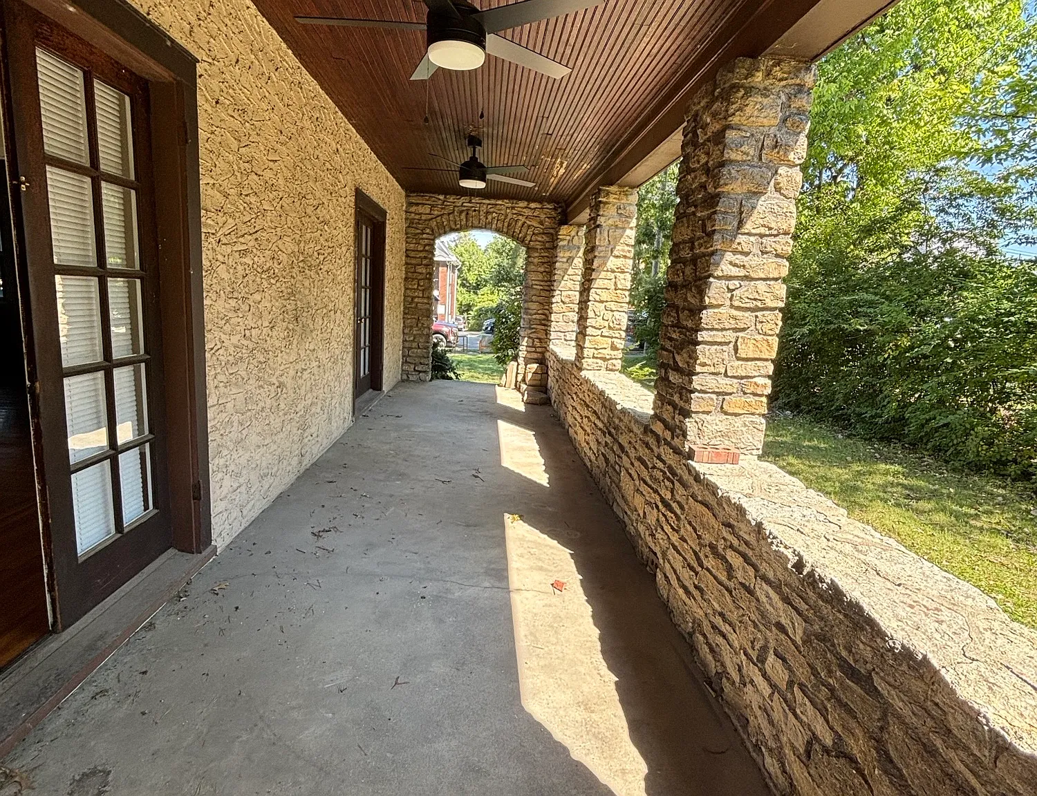 6 bed, 2.5 bath, 1675 sqft, $3,500 — Photo 2