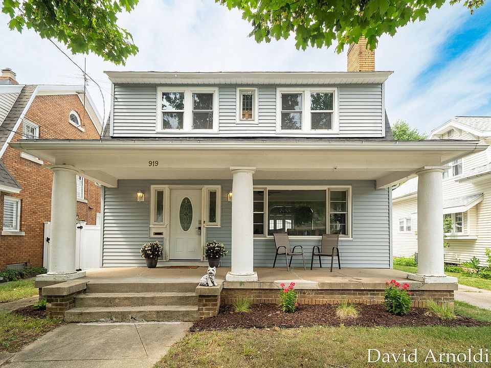 1st image of 919 Myrtle St NW
