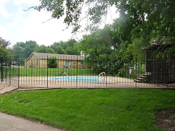 2nd image of 1444 Westbrooke St