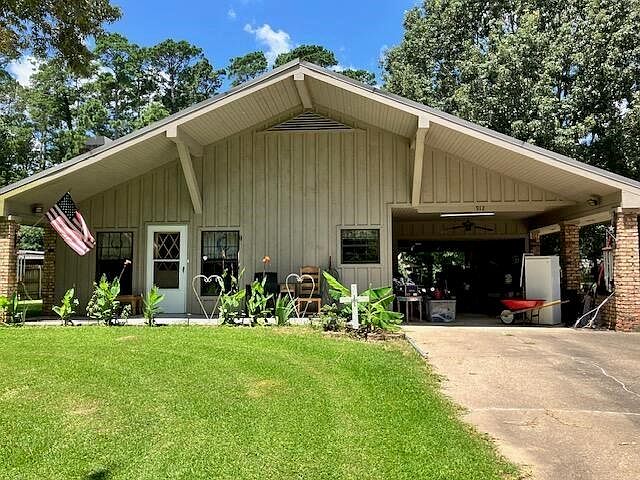 1st image of 912 Twin Cedar Dr