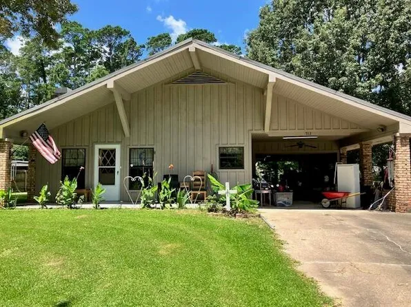 912 Twin Cedar Dr, Hemphill, TX 75948