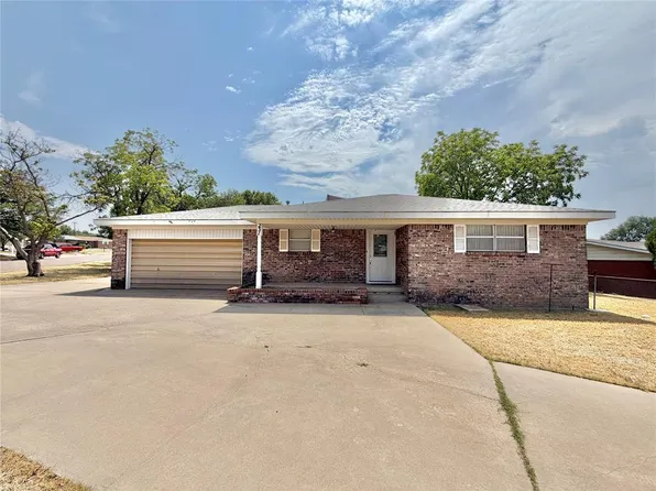 231 Circle Dr, Guymon, OK 73942