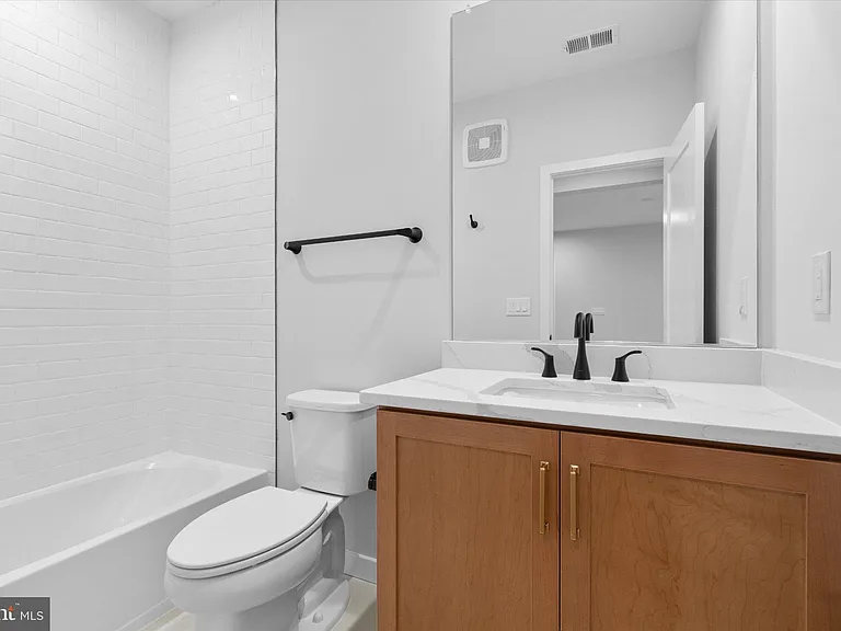 4765 Sully Point Ln #408 — Photo 24
