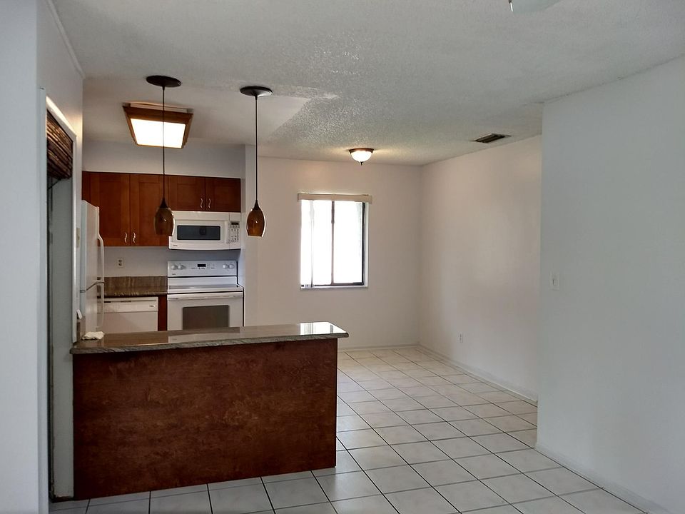 1st image of 104 Springwood A Cir