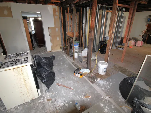 1133 Stonewall Lane image 7 of 18