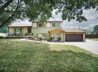 6915 Clover Dr, Mason, OH 45040