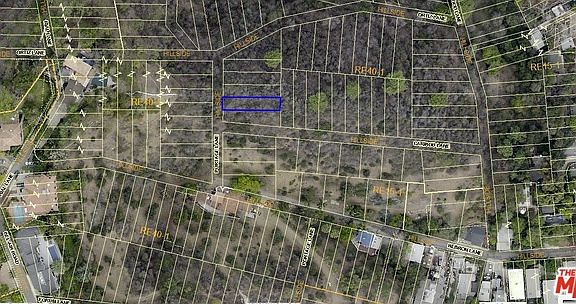 2nd image of 1914 N Portage Ln
