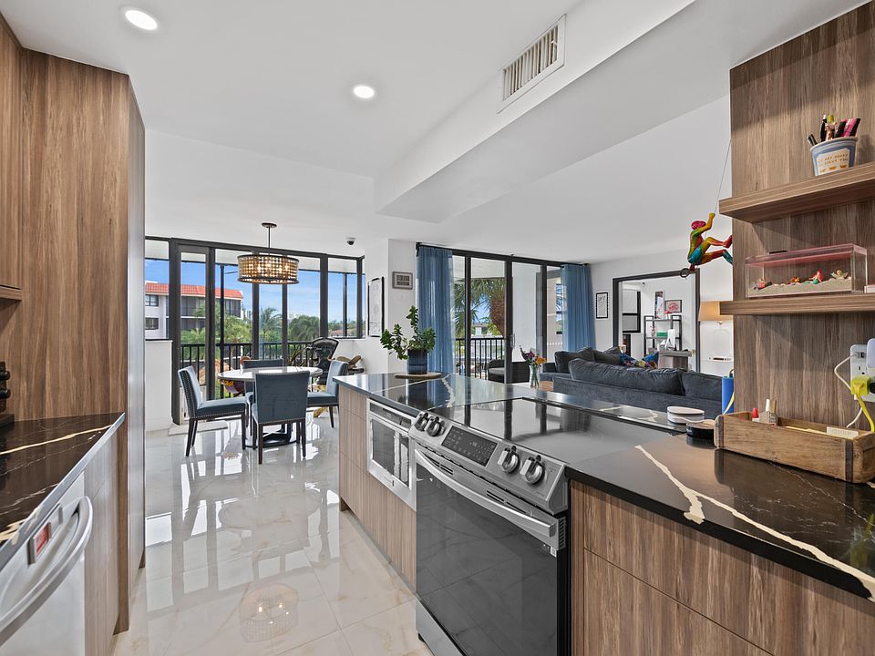 1st image of 800 Jeffery Street #307