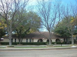 215 Carson Ave, Dumas, TX 79029