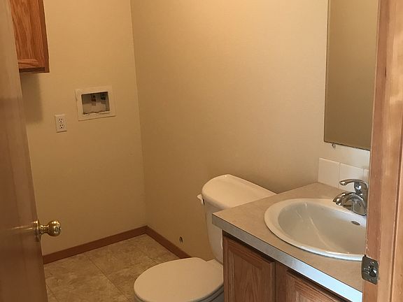 1/2 Bath & Laundry
