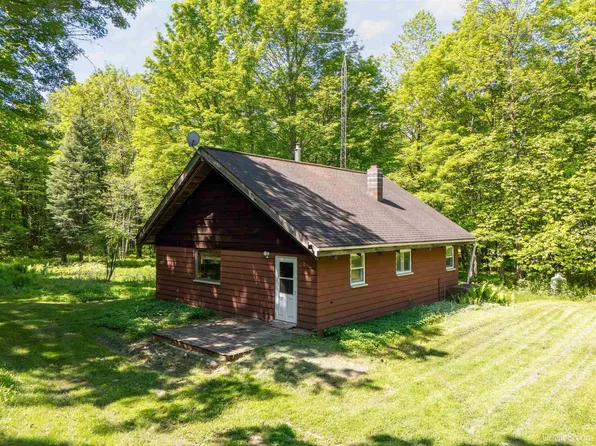 104 Groulx Ln, Gaastra, MI 49927