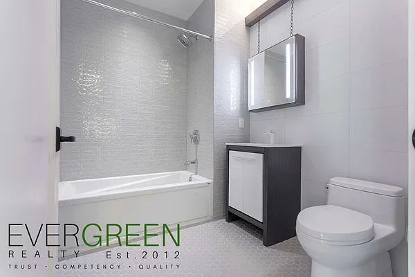 Rented by Evergreen Apartments BK | media 36