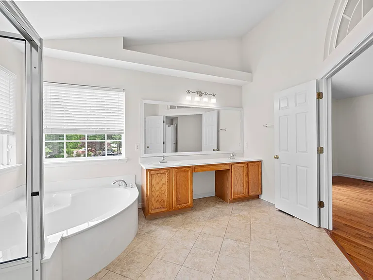 34 Bonhomme Richard Ct — Photo 43