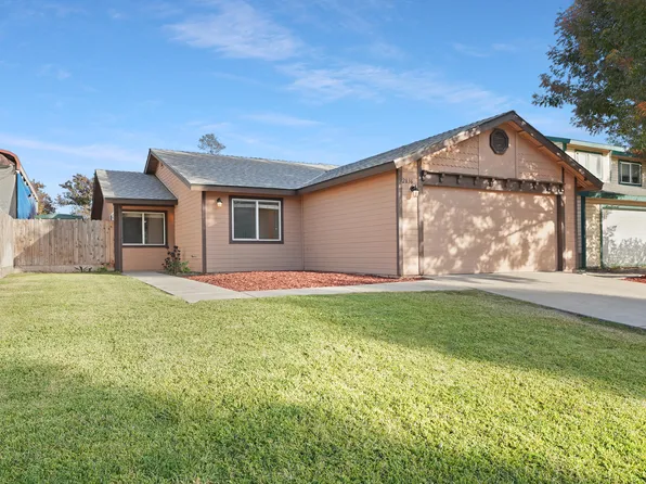2836 N Willis Street, Visalia, CA 93291
